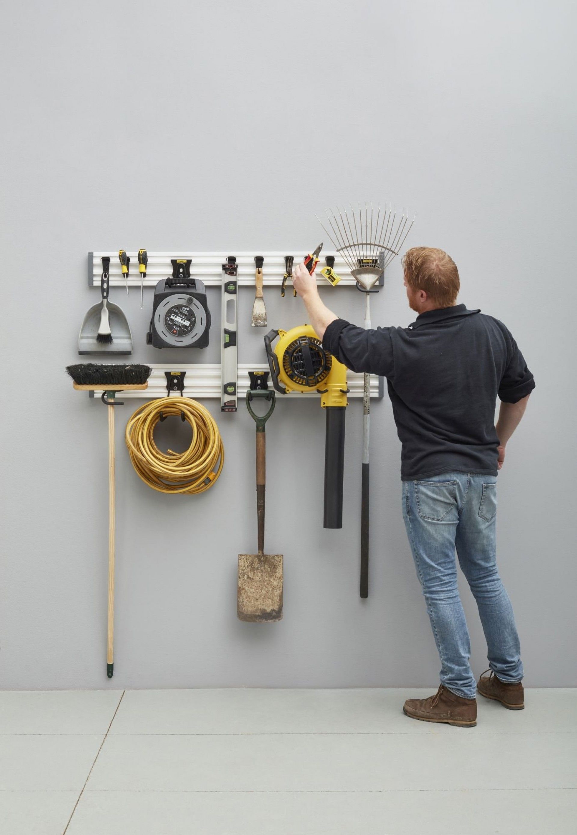 2 trilhos Vesatrack + 18 ganchos variados refª STST22000-1 STANLEY