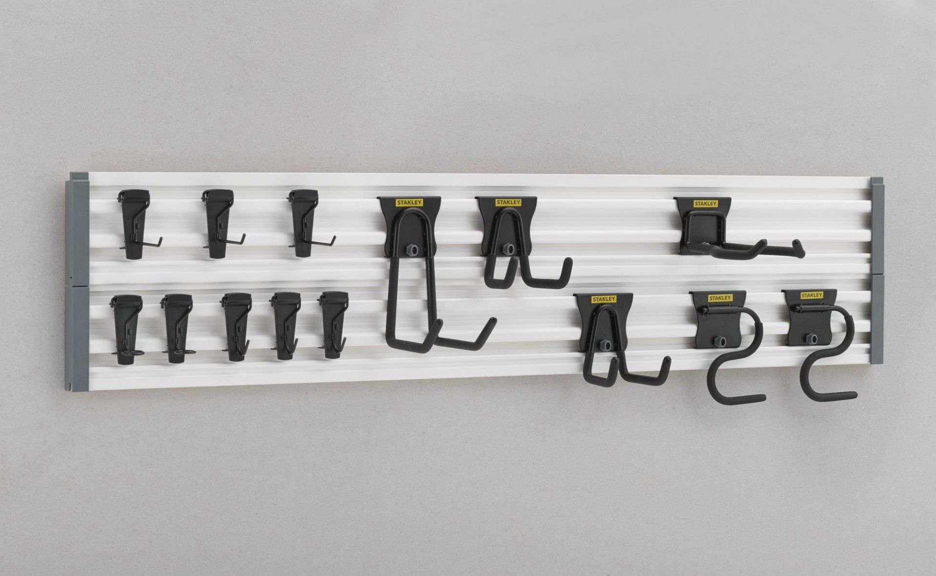 2 trilhos Vesatrack + 18 ganchos variados refª STST22000-1 STANLEY