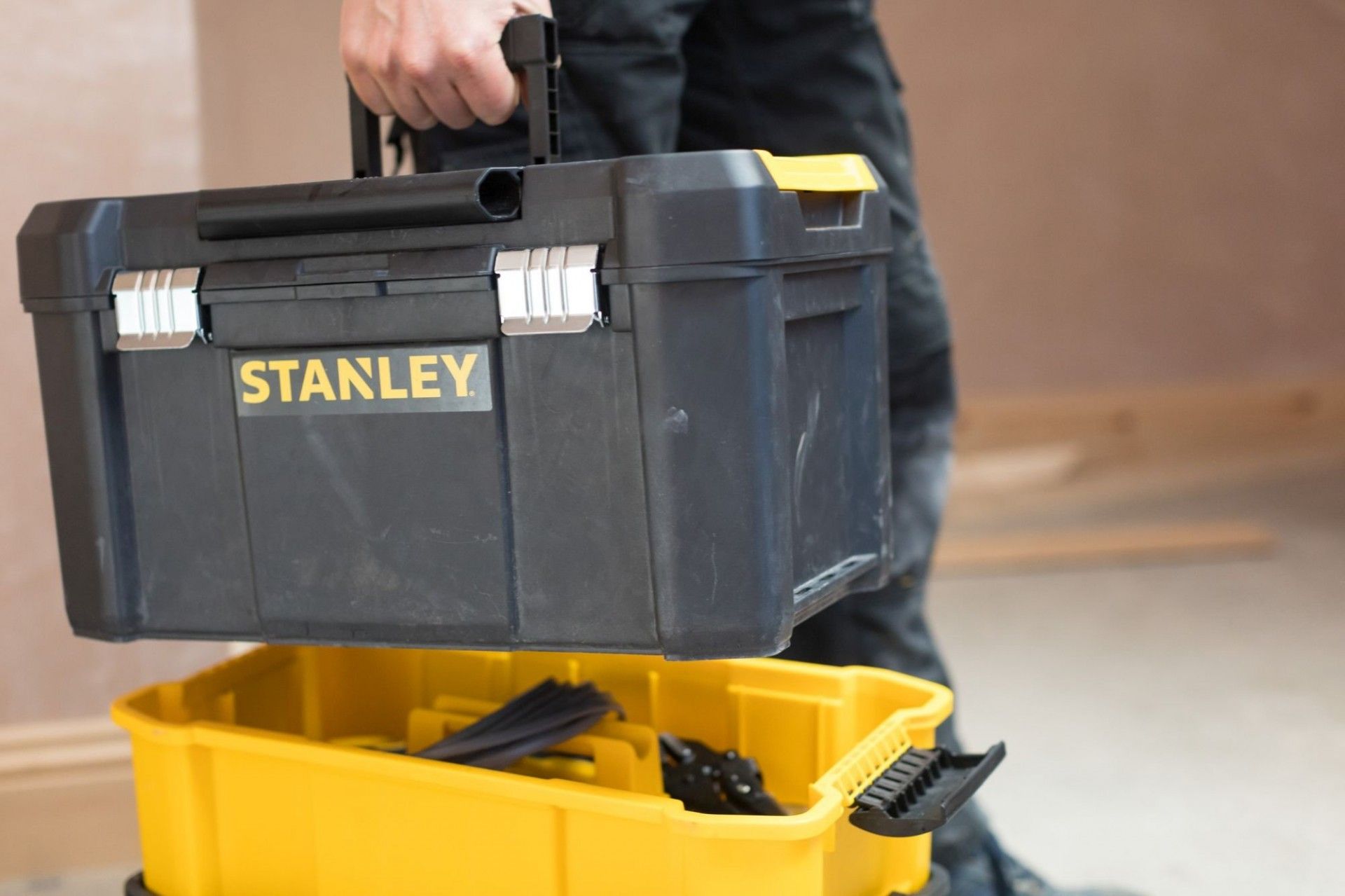 Troley essential refª STST1-80151 STANLEY