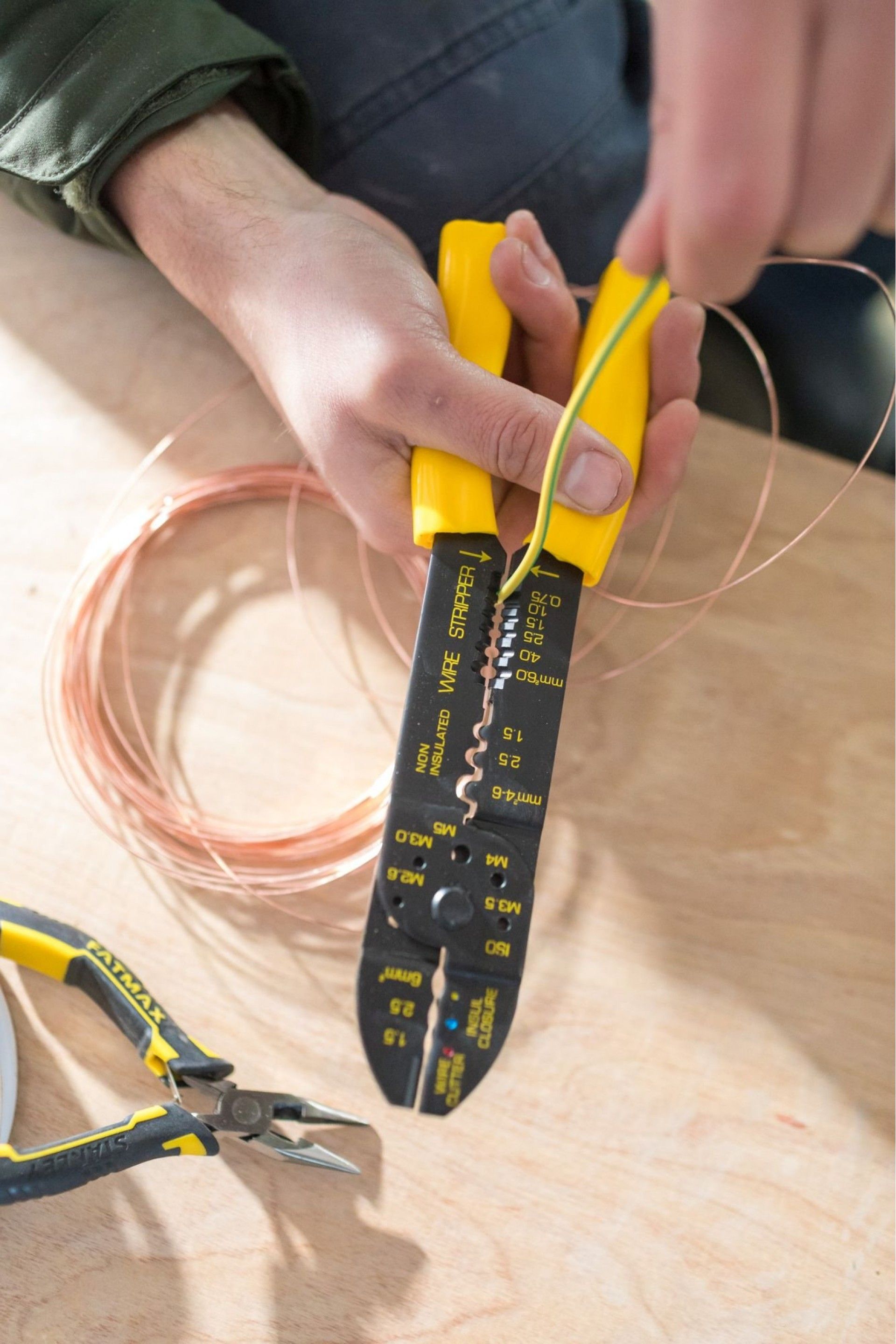 Alicate para terminais refª STHT0-75414 STANLEY