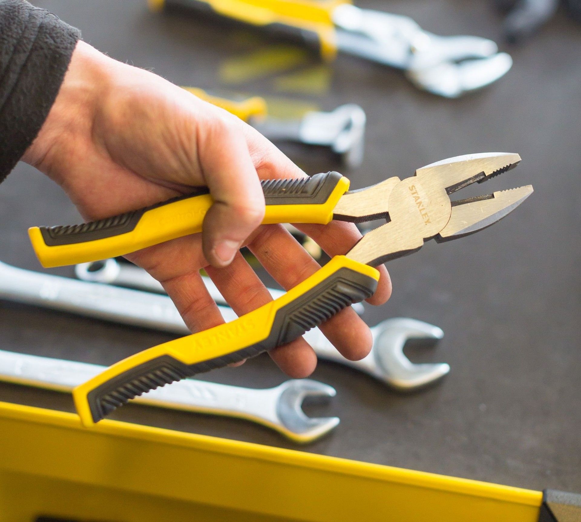 Alicate Controle Grip universal 150mm refª STHT0-74456 STANLEY