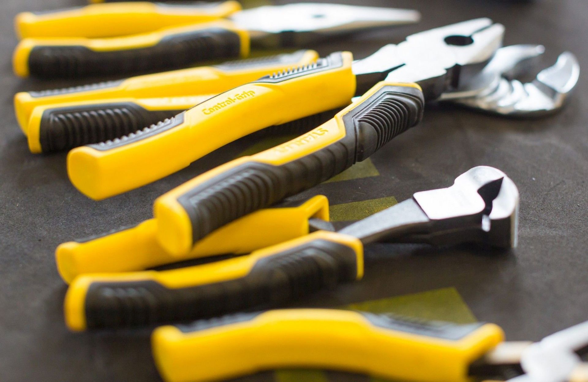 Alicate Controle Grip universal 200mm refª STHT0-74367 STANLEY