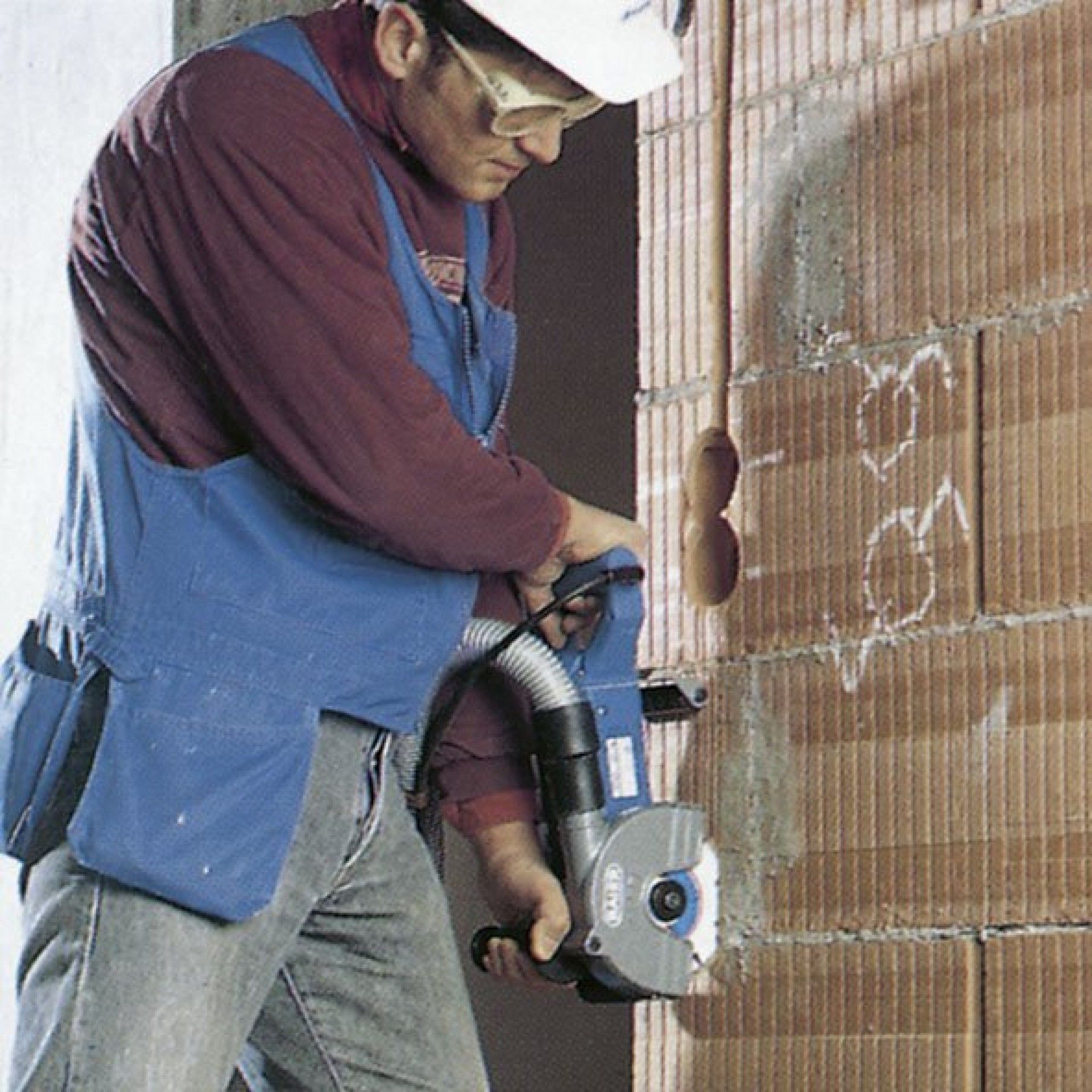 Roçadora 1.850W 150mm SG150 Makita