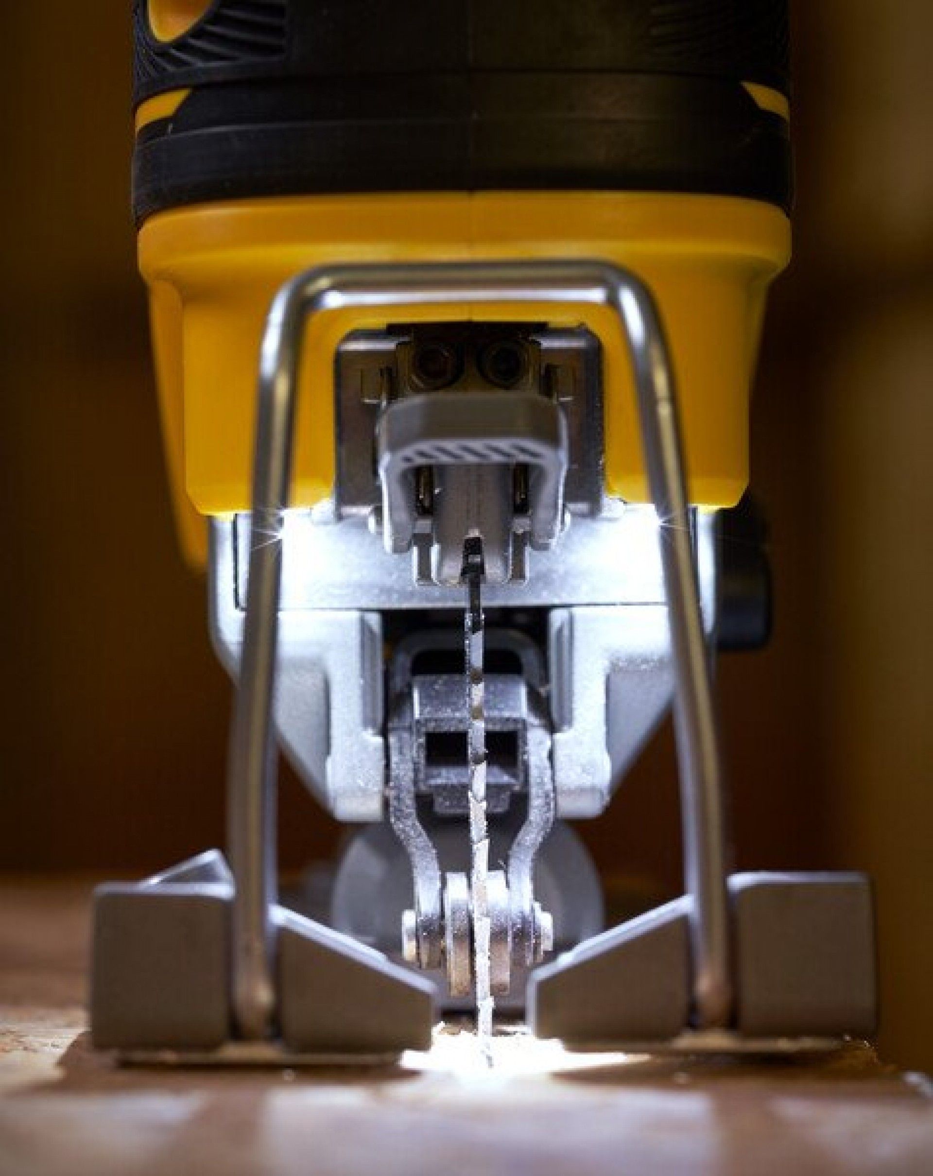 Serra vertical (Tico-Tico) V20 brushless refª SFMCS650B-XJ STANLEY