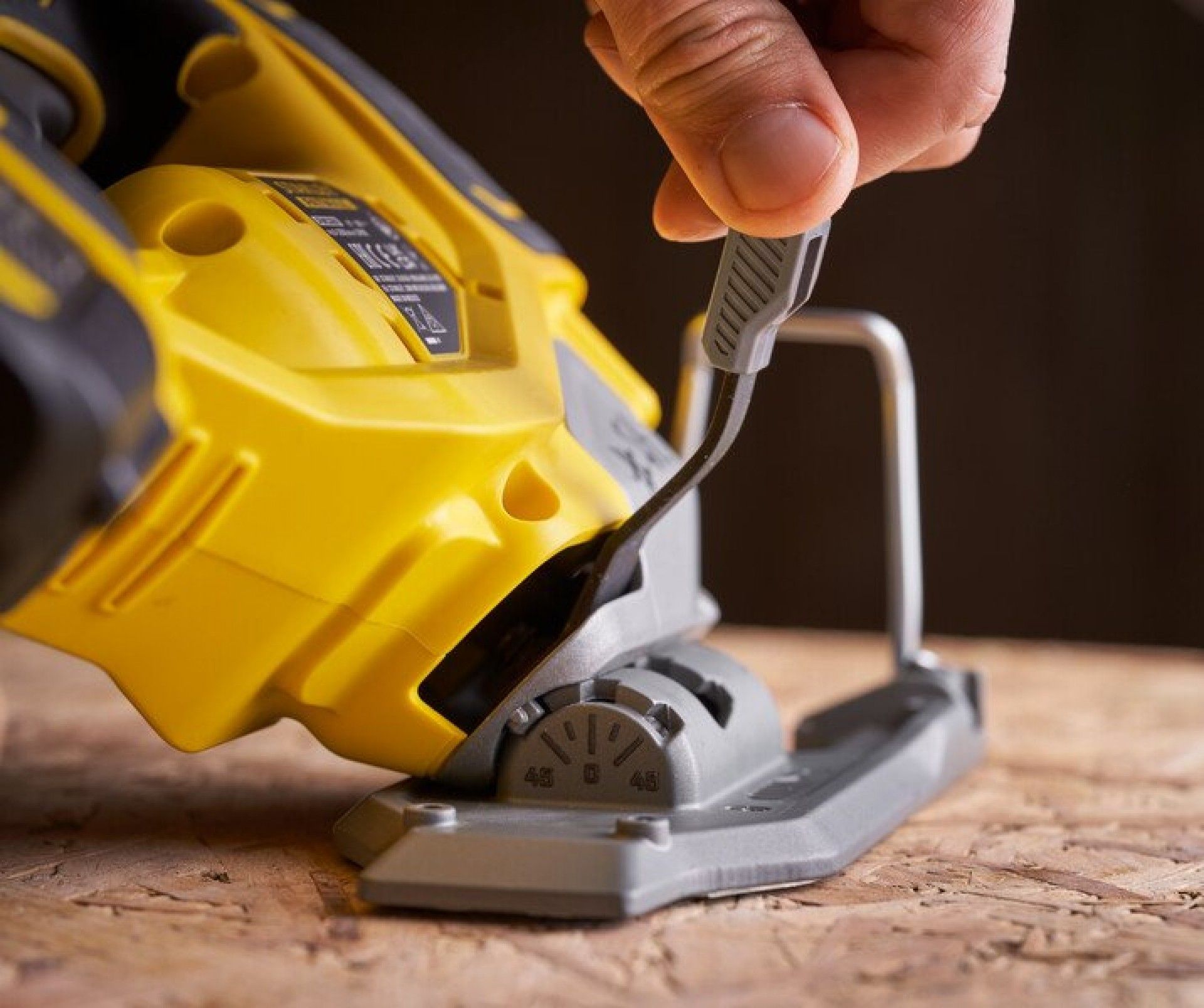 Serra vertical (Tico-Tico) V20 brushless refª SFMCS650B-XJ STANLEY