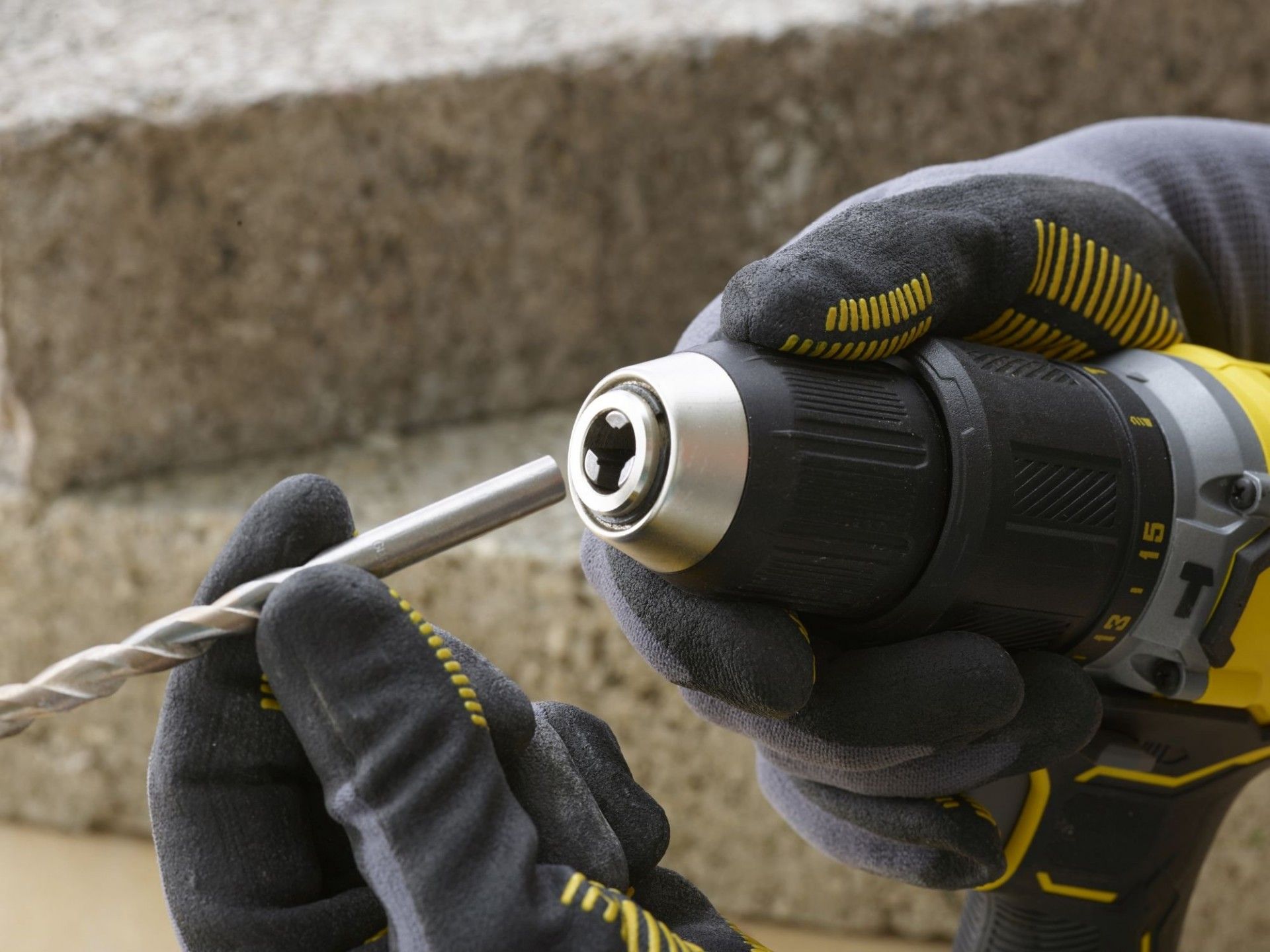 Aparafusadora c/percussão + Aparafusador de Impacto LI-ION 18V Stanley SFMCK461D2T-QW Stanley