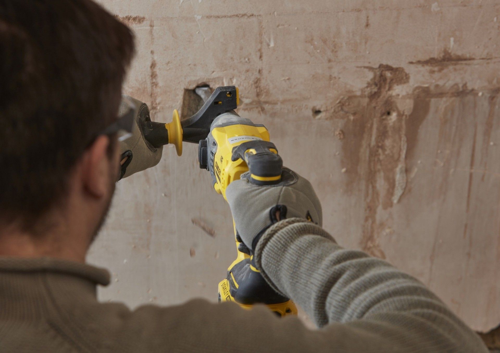 MARTELO SFMCH900M22-QW 2x4.0AH STANLEY