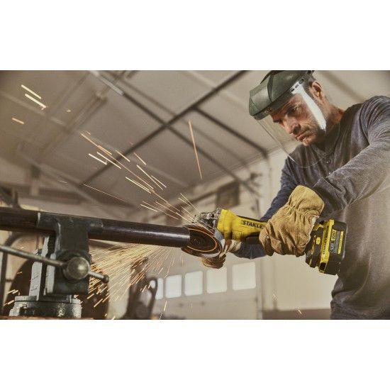 Rebarbadora V20 2 baterias 4.0Ah, carregador e mala ref SFMCG700M2K-QW Stanley