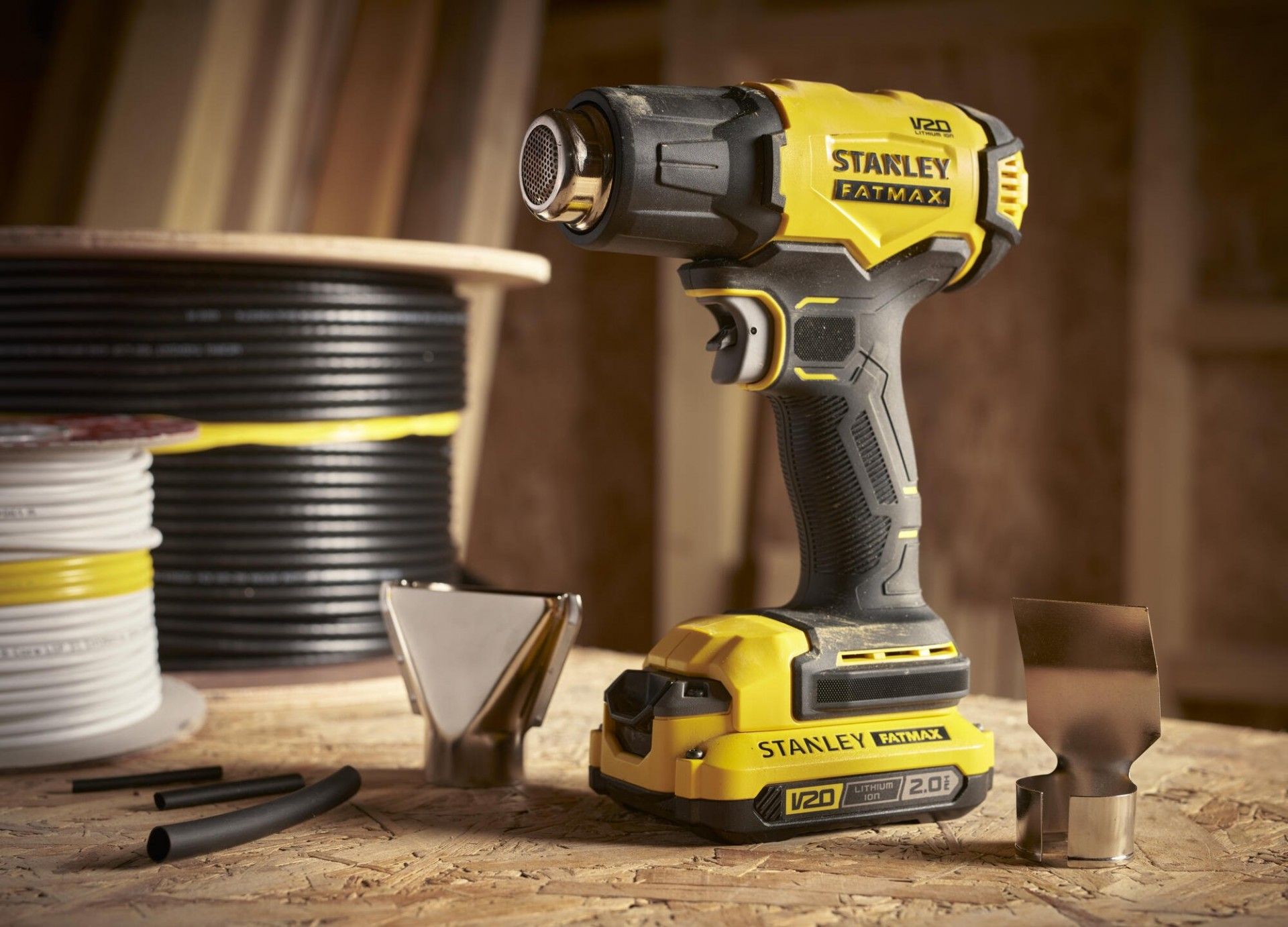 Pistola ar quente V20 solo refª SFMCE530B-XJ STANLEY