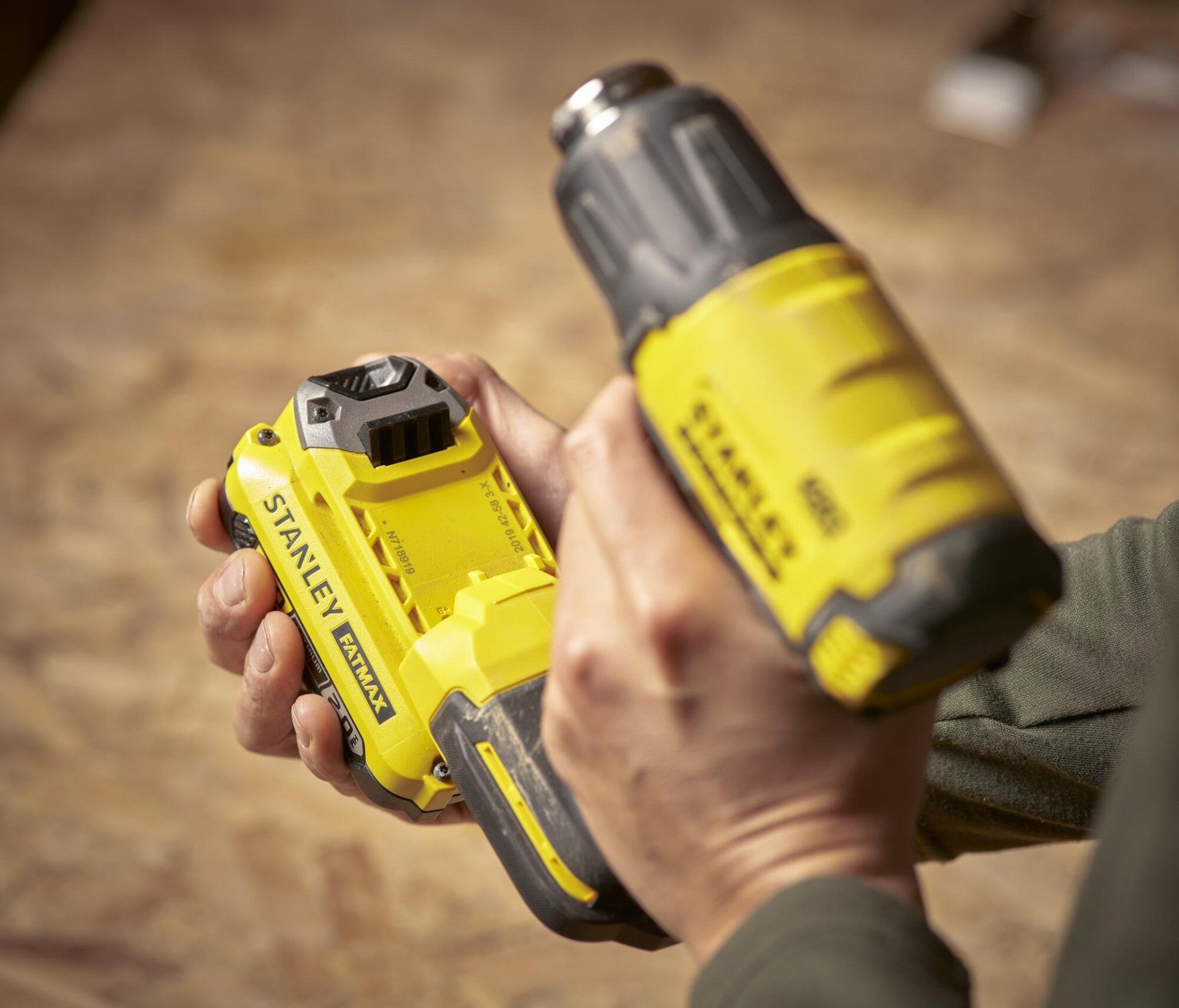 Pistola ar quente V20 solo refª SFMCE530B-XJ STANLEY