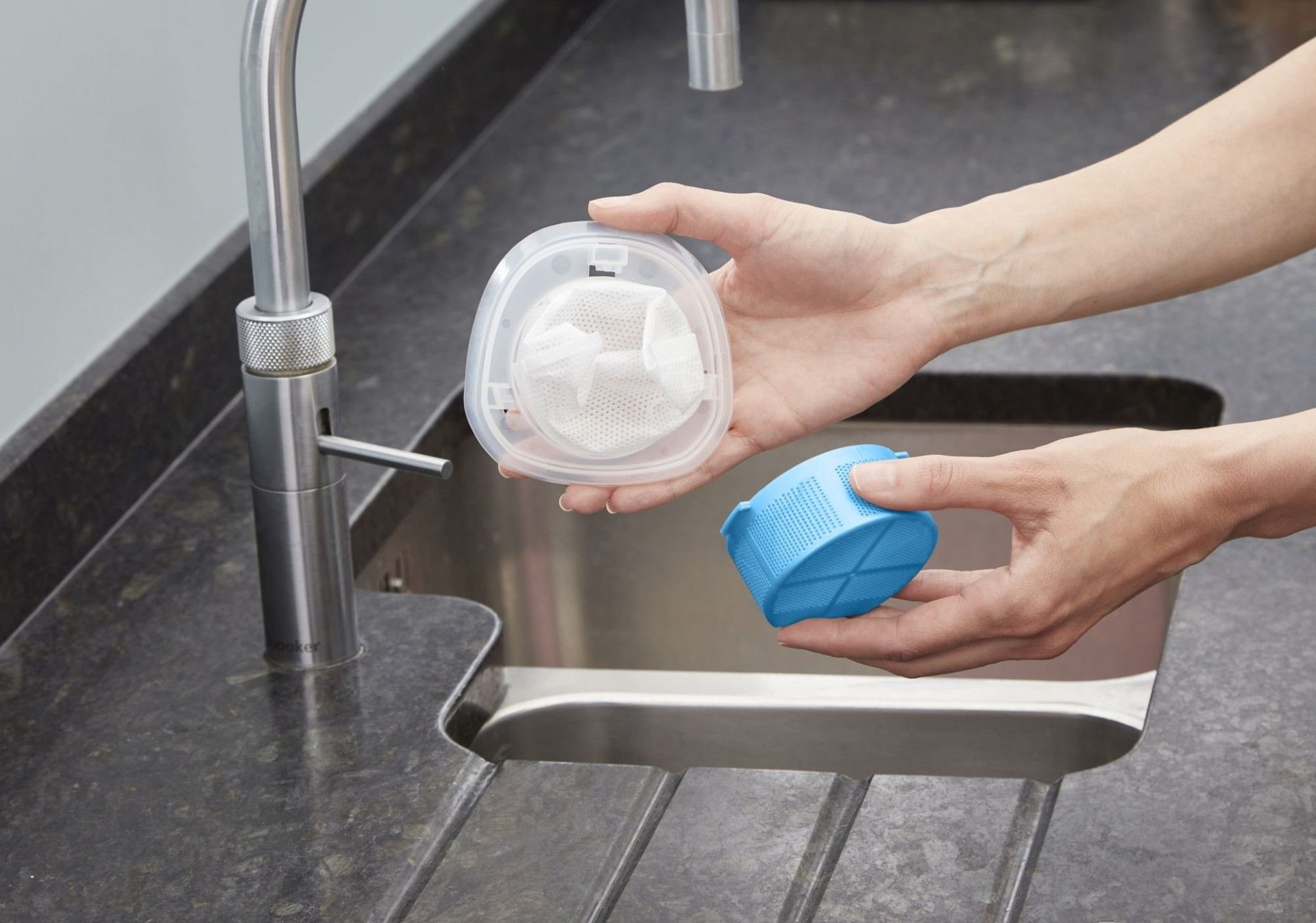 Mini-aspirador de Mão Dustbuster Lítio 7,2V refª NVC215WA BLACK DECKER