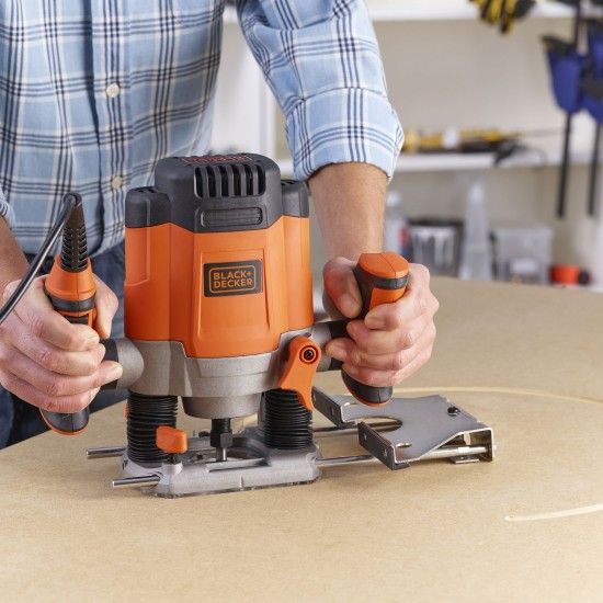 Tupia 1200W refª KW1200E-QS BLACK DECKER Tupia 1200W refª KW1200E-QS BLACK DECKER