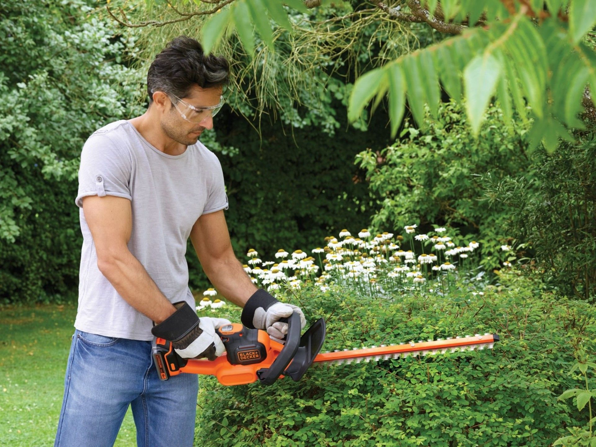 Corta-sebes POWERCOMMAND 18V 2Ah 50cm refª GTC18502PC BLACK DECKER