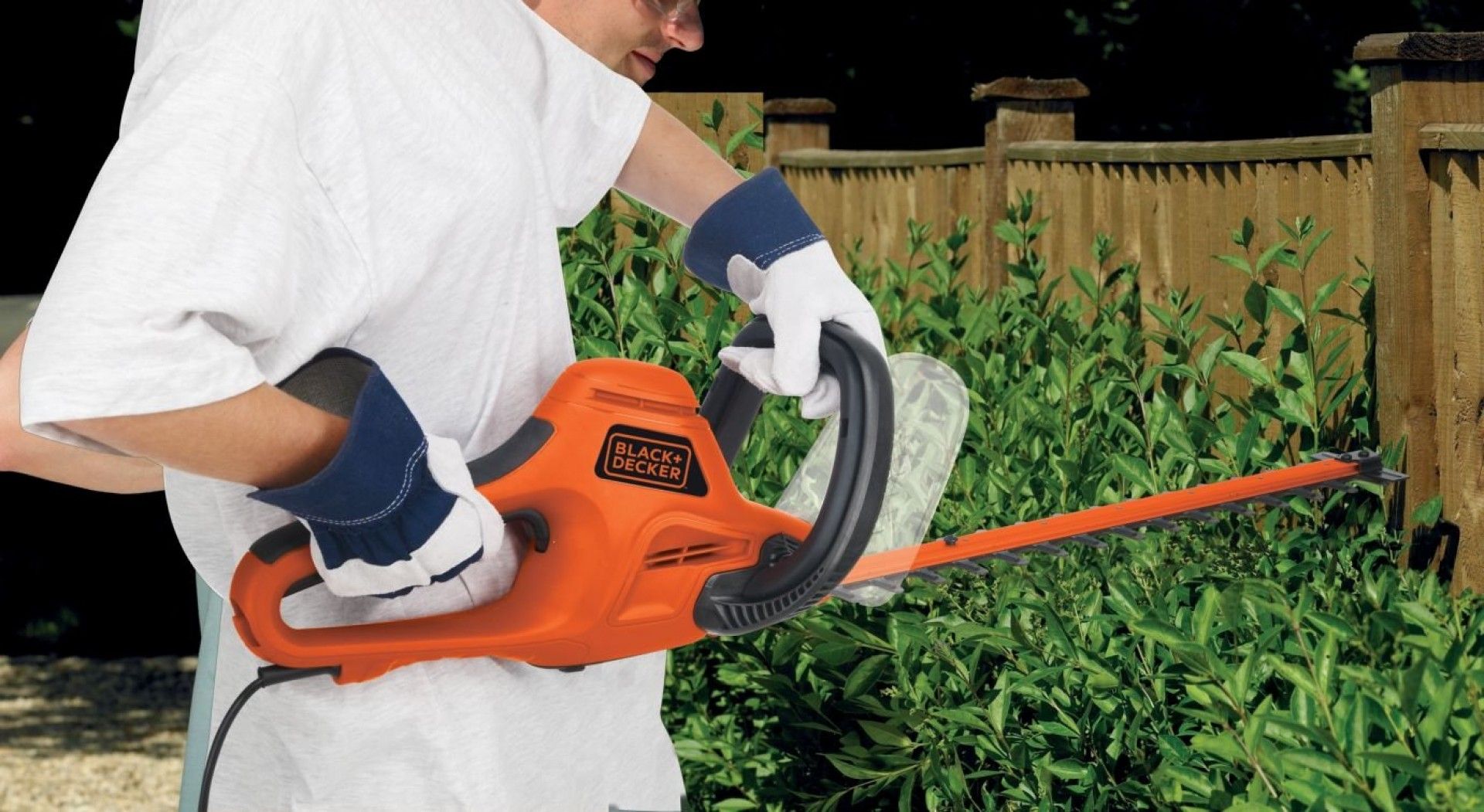 Corta-sebes 700W 70cm refª GT7030 BLACK DECKER