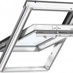 Janela de telhado manual basculante 47x98mm branca refª GGL2070BK04 Velux Janela de telhado manual basculante 47x98mm branca refª GGL2070BK04 Velux