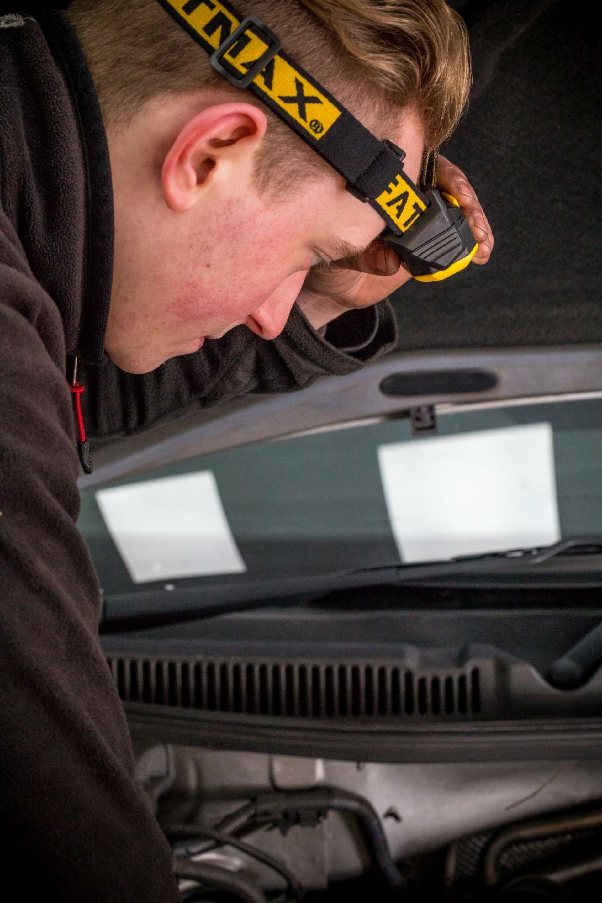 Lanterna frontal refª FMHT81509-0 STANLEY