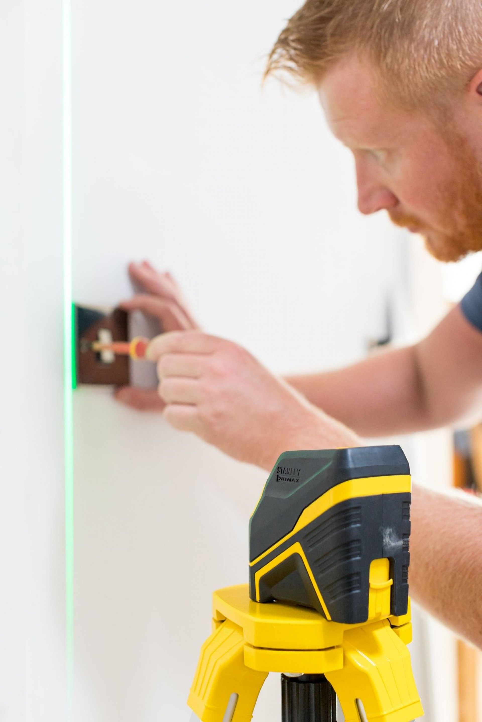 Nível laser em cruz - VERDE.Pilhas alcalinas refª FMHT77586-1 STANLEY