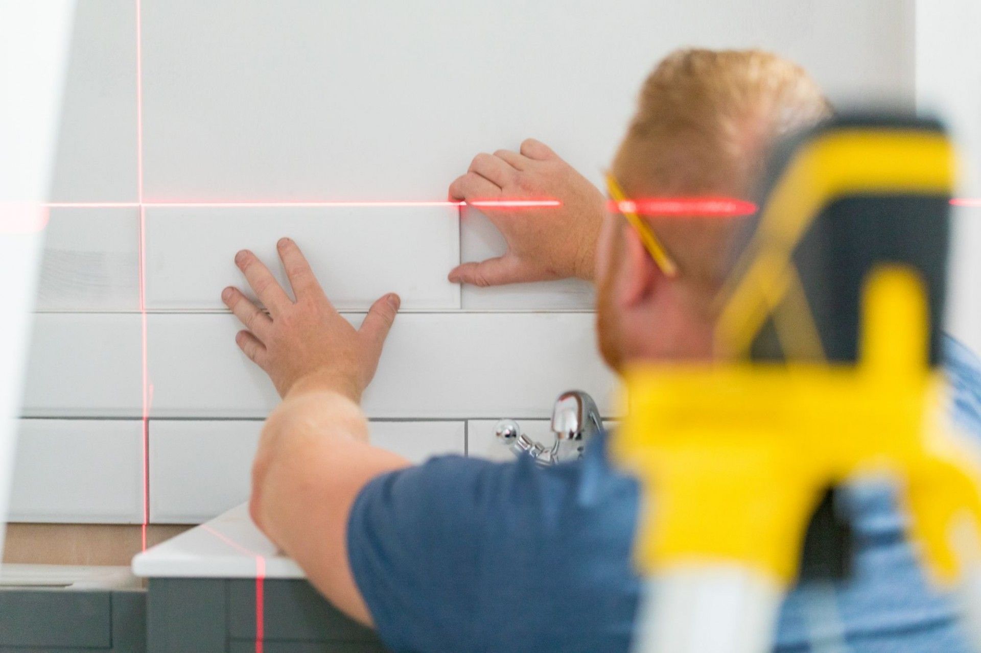 Nível laser em cruz - VERMELHO.Pilhas alcalinas refª FMHT77585-1 STANLEY