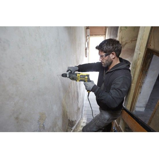 Berbequim c/percusso 850W 2 Velocidades ref FMEH850K-QS STANLEY