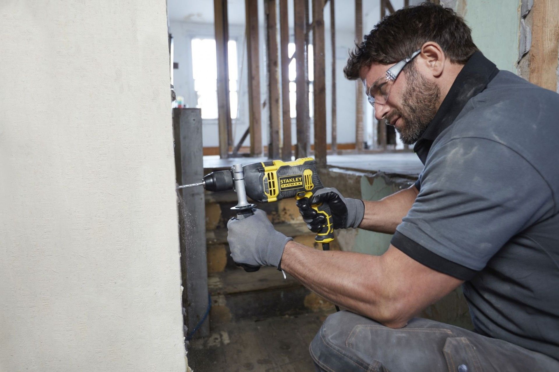 Berbequim c/percussão 750W refª FMEH750K-QS STANLEY