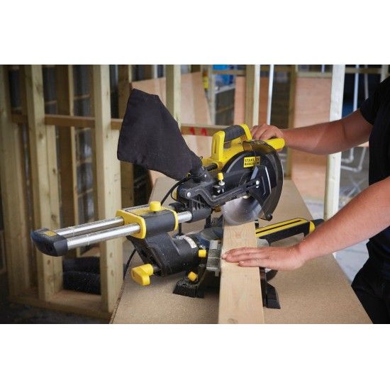 Serra esquadria telescpica 1.500 W 216mm ref FME721-QS STANLEY