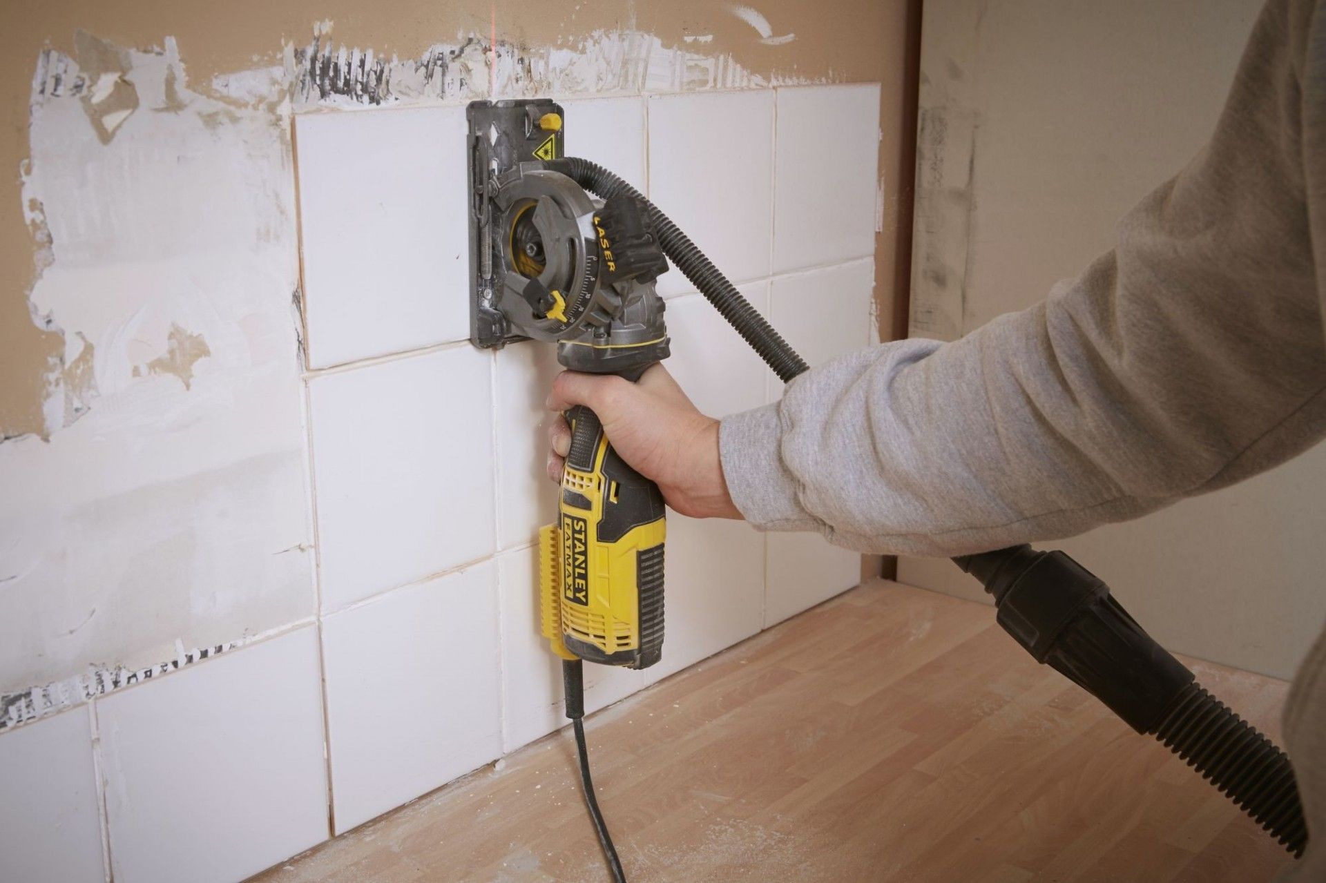 SERRA CIRCULAR MÃO FME380K-QS 650W STANLEY