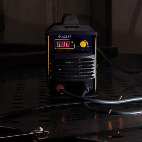 Aparelho Soldar Inverter 200A Mala Aluminio refª FASI200MA FLUX Aparelho Soldar Inverter 200A Mala Aluminio refª FASI200MA FLUX