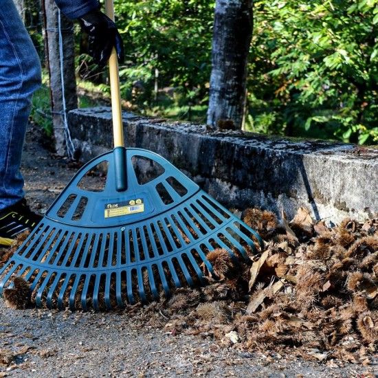 Apanha Folhas Nylon Cabo Madeira 26-Dentes  ref� FAFNCM26 FLUX