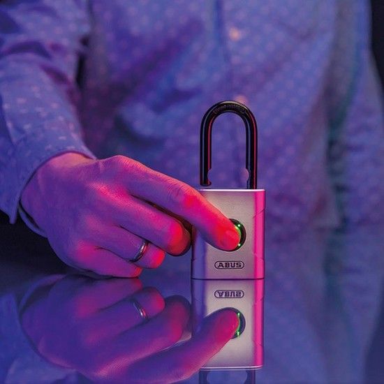 Cadeado impress�o digital touch 45mm 57/45 ref� 86029 ABUS