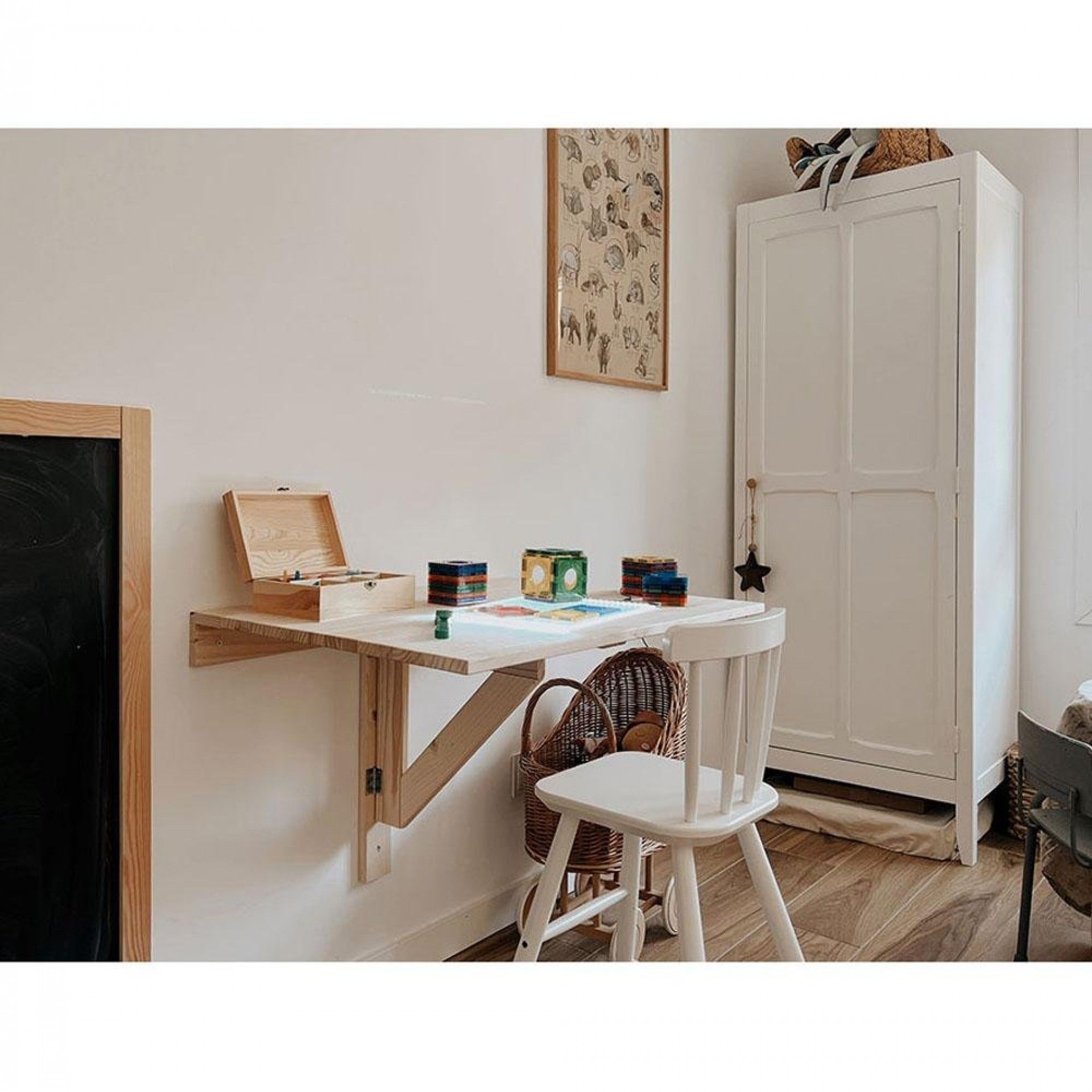 Mesa de parede dobrável de madeira, 79x59x2cm. refª 75238 ASTIGARRAGA