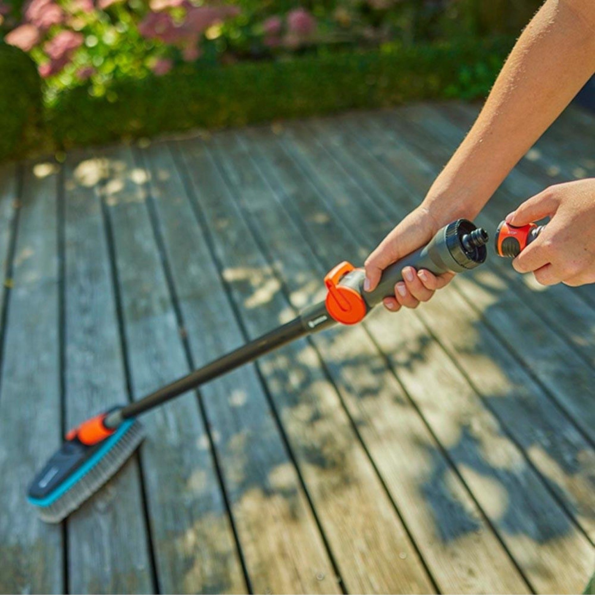 Escova de cerdas suaves para superfícies delicadas cleansystem 18810-20 refª 74460 GARDENA