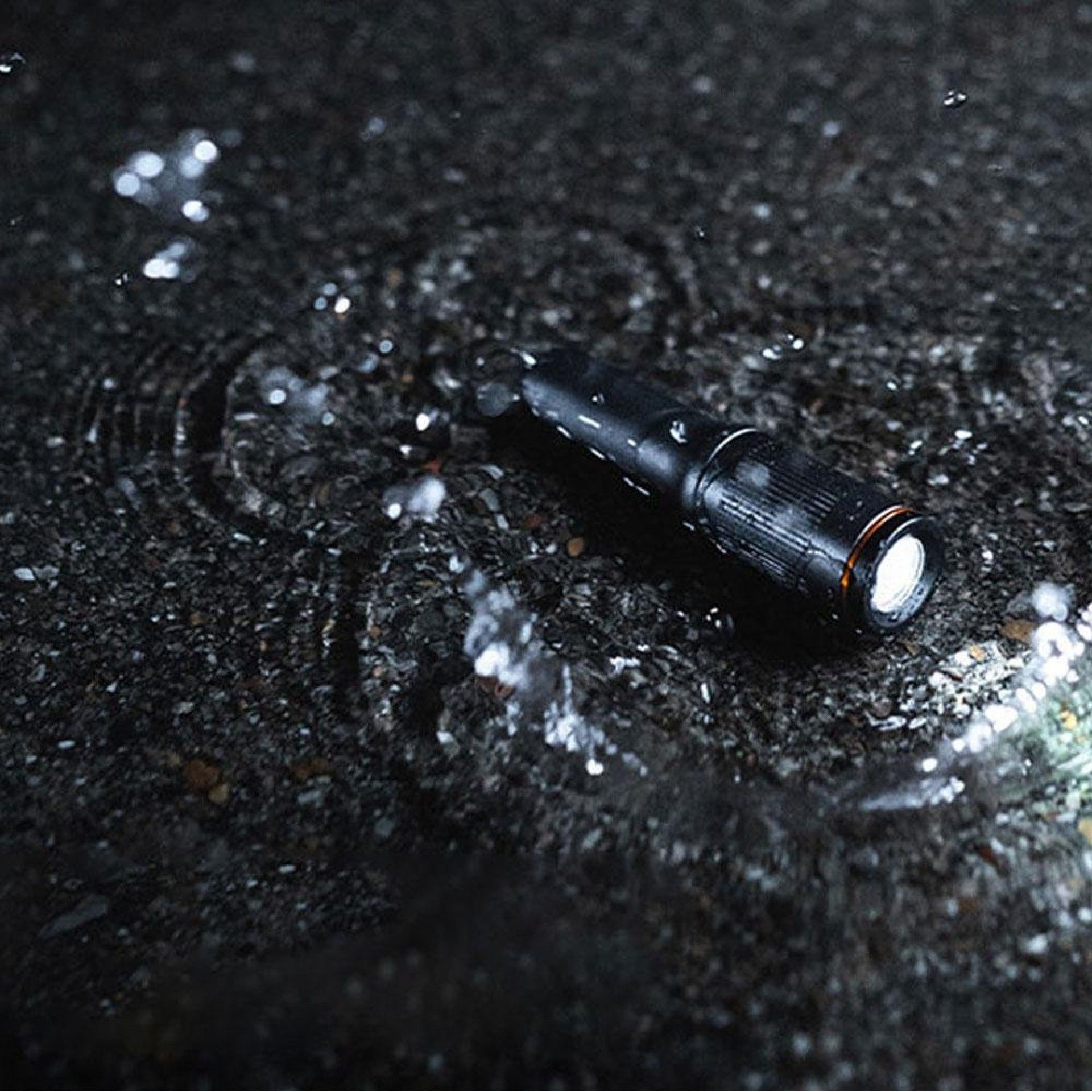 Lanterna columbo? keychain. caneta super compacta. . o columbo keychain é o acessório perfeito para