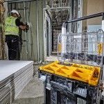 Organizador com tampa transparente TSTAK V vedao ref DWST82968-1 DEWALT