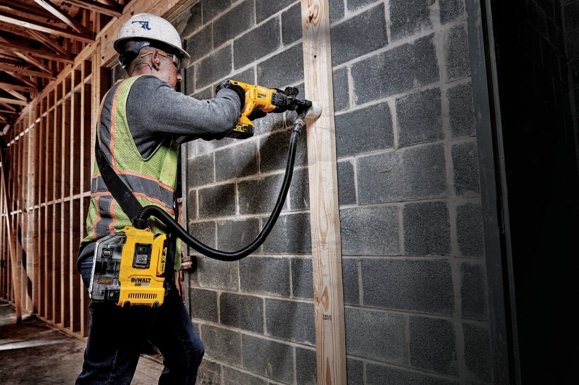 DWH161N-XJ Aspirador de Sólidos XR 18V sem carregador/ bateria refª DWH161N-XJ DEWALT