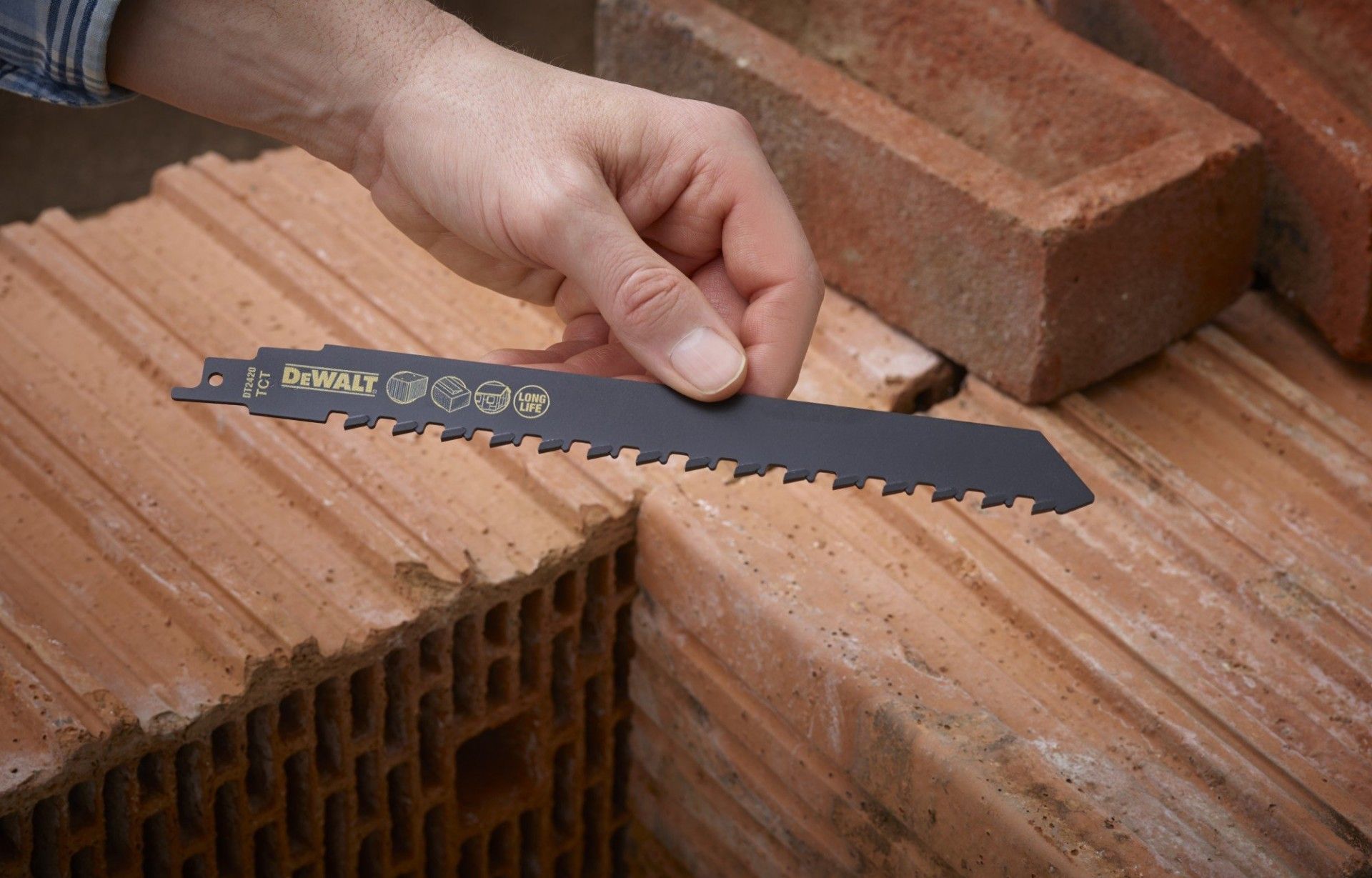 Lâmina, TCT para Tijolos e Porotón refª DT2420-QZ DEWALT