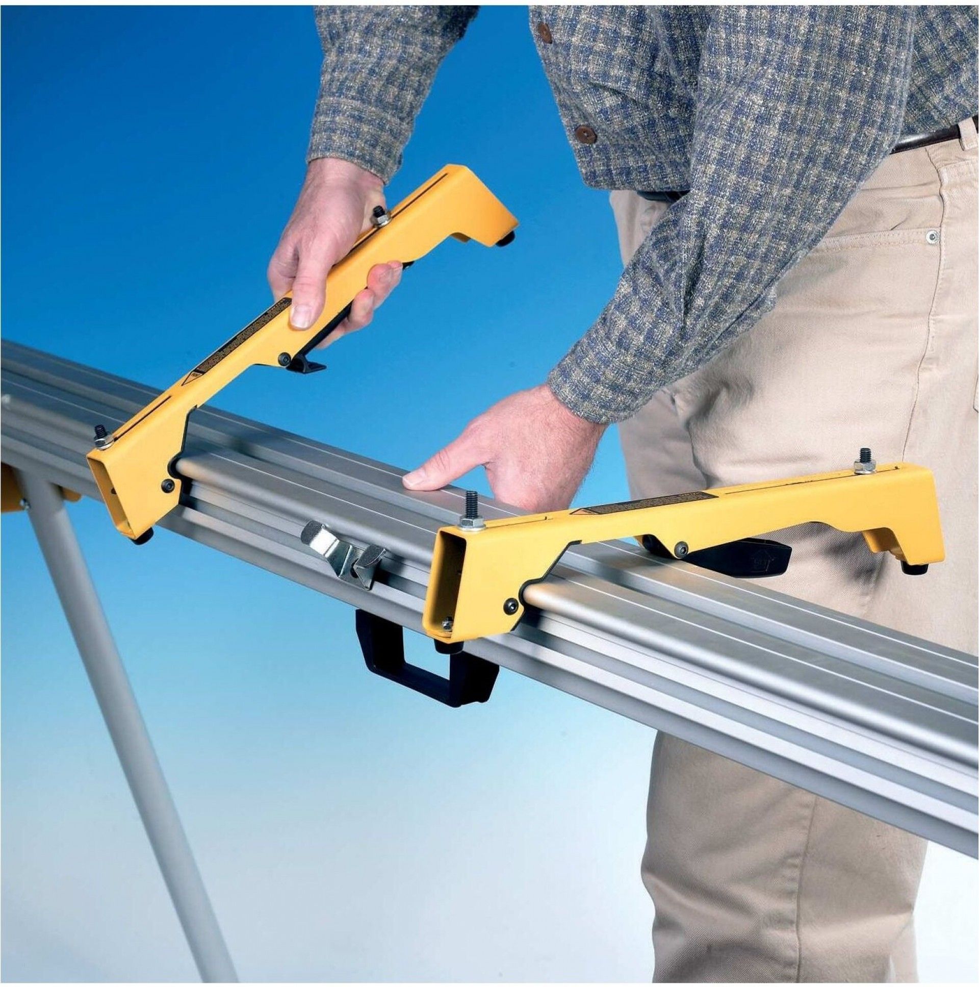 2 adaptadores para encaixar Serra de Esquadria no banco refª DE7025-XJ DEWALT