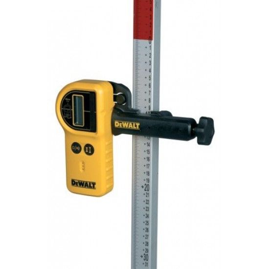 Régua graduada 2,4 m refª DE0737-XJ DEWALT Régua graduada 2,4 m refª DE0737-XJ DEWALT