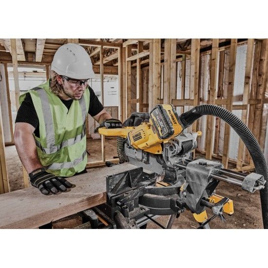 Serra de Esquadria Telescpica sem escovas XR FLEXVOLT 54V ref DCS781X2-QW DEWALT