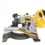 Serra de Esquadria Telescpica sem escovas XR FLEXVOLT 54V ref DCS777T2-QW DEWALT