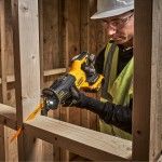 SERRA SABRE 18V XR BL SOLO ref DCS382N-XJ DEWALT