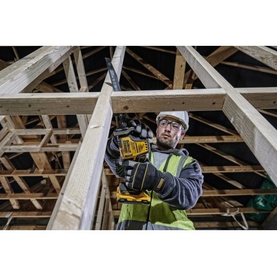 Mini-Serra Sabre XR 18V Li-Ion 4Ah refª DCS369M2-QW DEWALT Mini-Serra Sabre XR 18V Li-Ion 4Ah refª DCS369M2-QW DEWALT