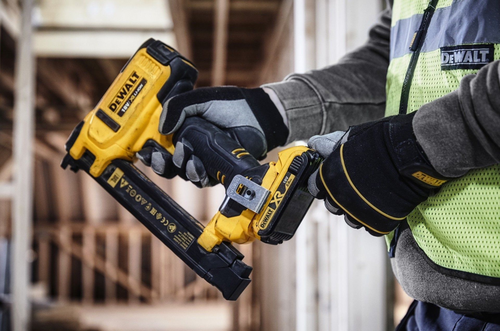 Agrafador XR 18V Li-Ion 2,0 Ah refª DCN701D2-QW DEWALT