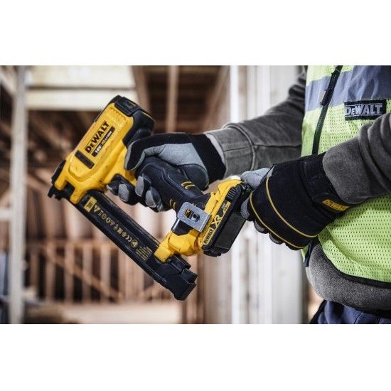 Agrafador XR 18V Li-Ion 2,0 Ah ref DCN701D2-QW DEWALT
