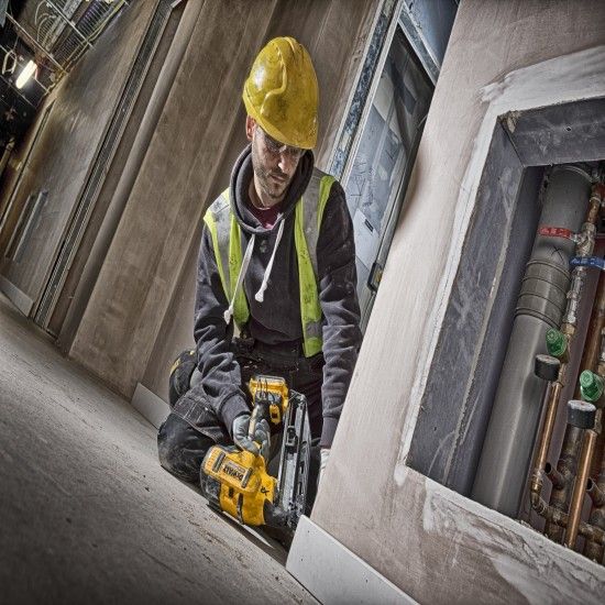 Pregadora de Acabamento sem escovas XR 18V refª DCN660D2-QW DEWALT Pregadora de Acabamento sem escovas XR 18V refª DCN660D2-QW DEWALT