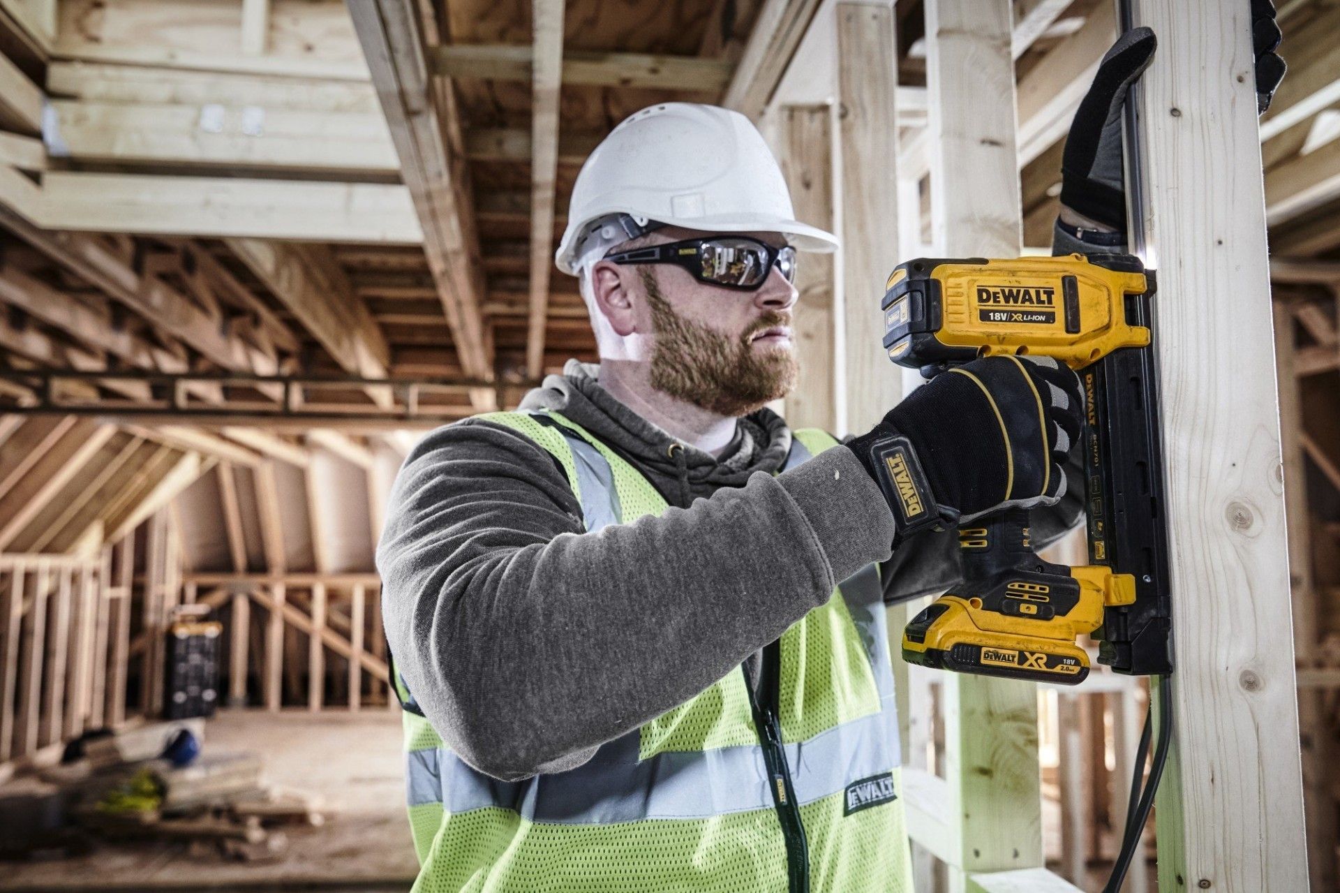 Agrafador XR 18V Li-Ion 2,0 Ah refª DCN701D2-QW DEWALT