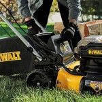 Corta-relvas sem escovas XR 2x18V ref DCMWSP564N-XJ DEWALT