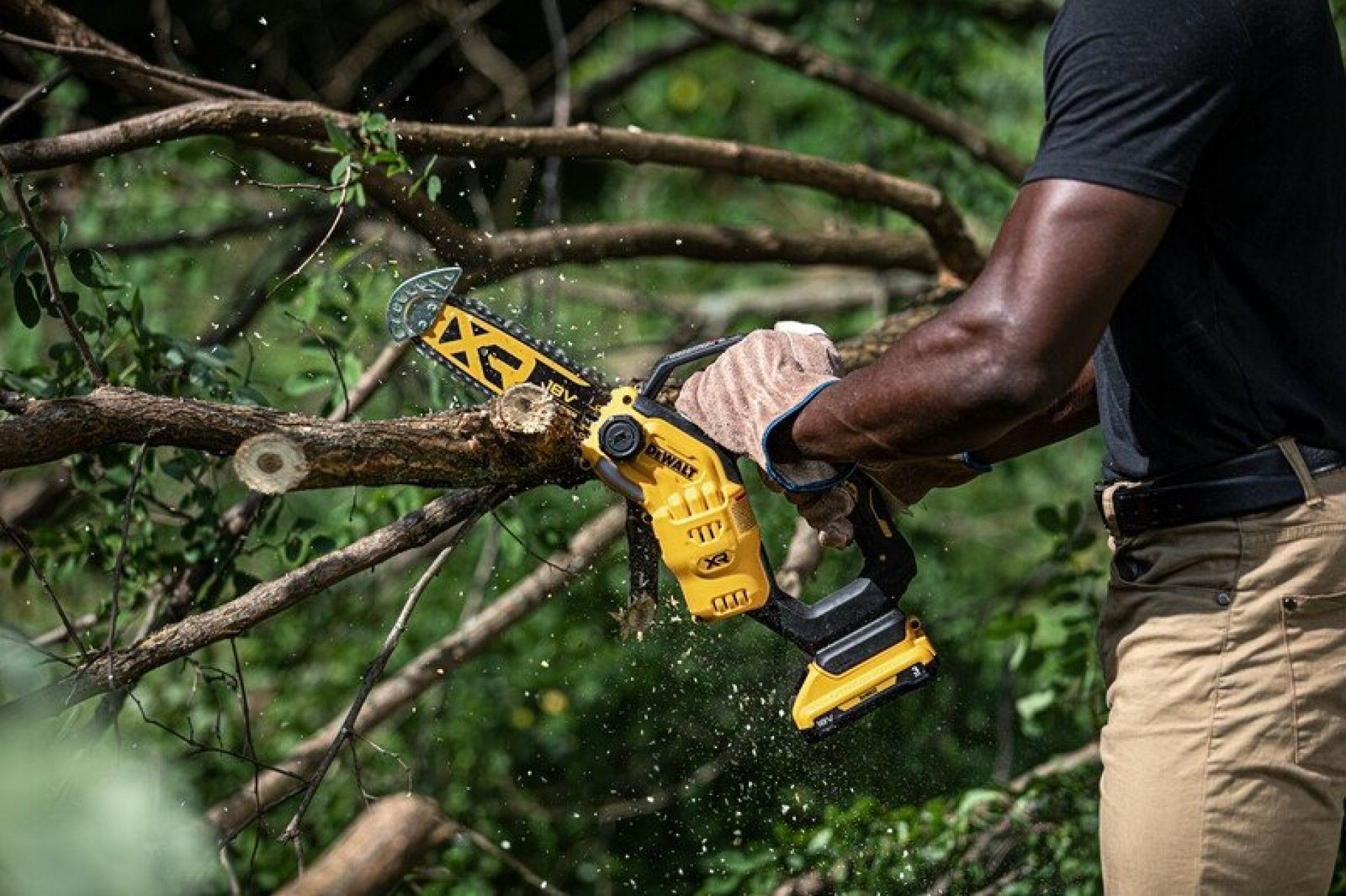 Eletroserra de poda XR 18V Brushless refª DCMPS520N-XJ DEWALT