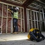 Luz do diodo EMISSOR de luz compacta XR 18V/12V sem carregador/bateria ref DCL077-XJ DEWALT