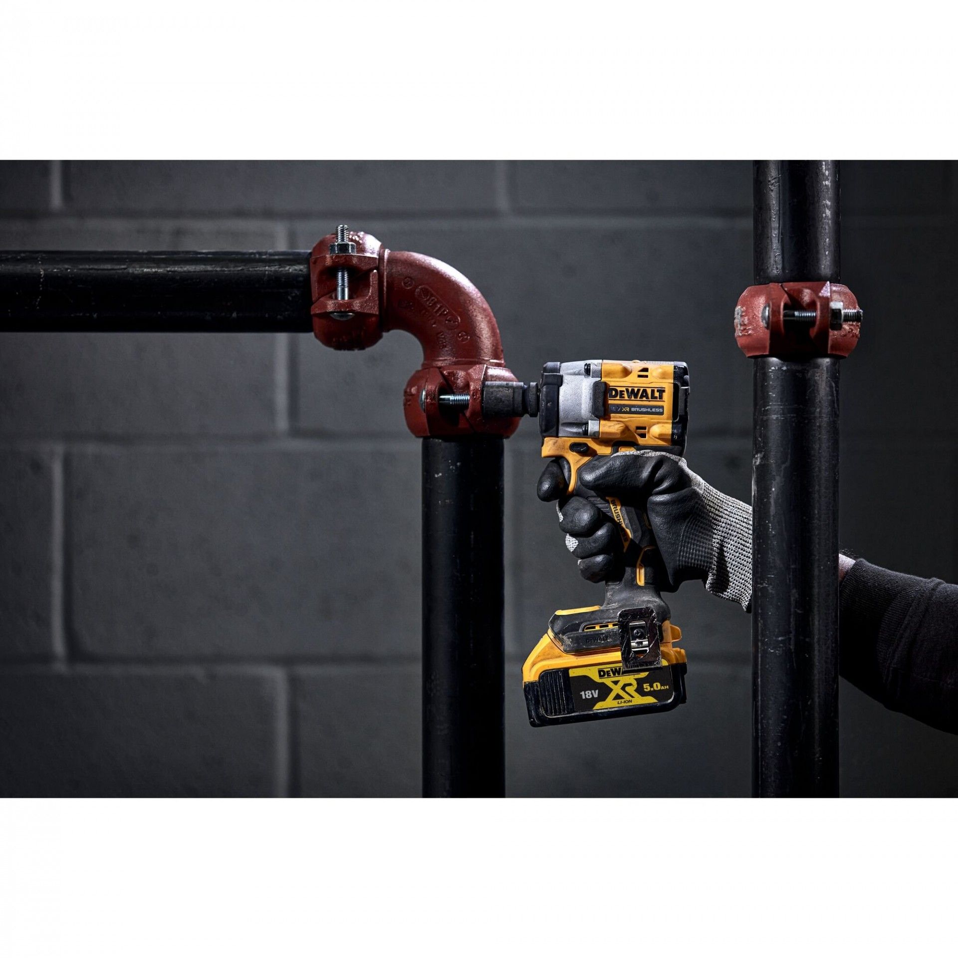 Chave impacto DCF921P2T-QW 18v 2x5.0ah Brushless DEWALT
