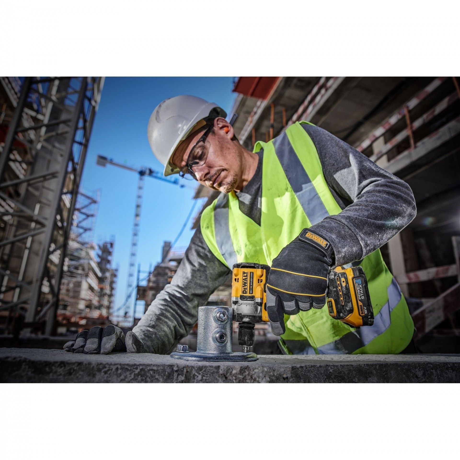 Chave impacto DCF921E2T-QW 18v Brushless Powerstack DEWALT